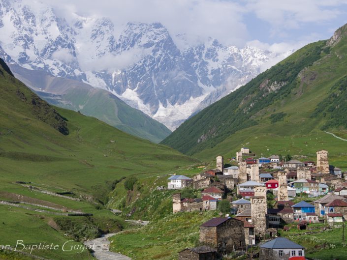 Svanétie, village d'Ushguli, Mont Chkara, Géorgie